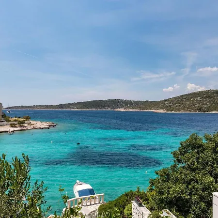 Holiday home Front Vacation Home, Private Beach, Boat - Zaglavice